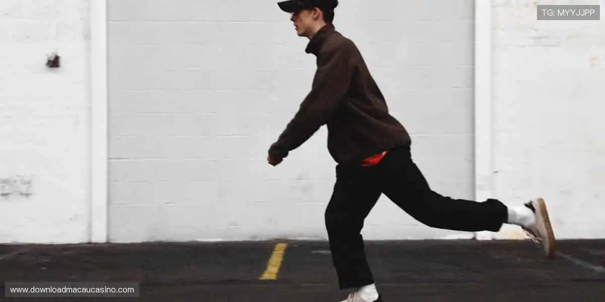 次世代扑克游戏专区：海量房间自由切换，社交互动不再孤单